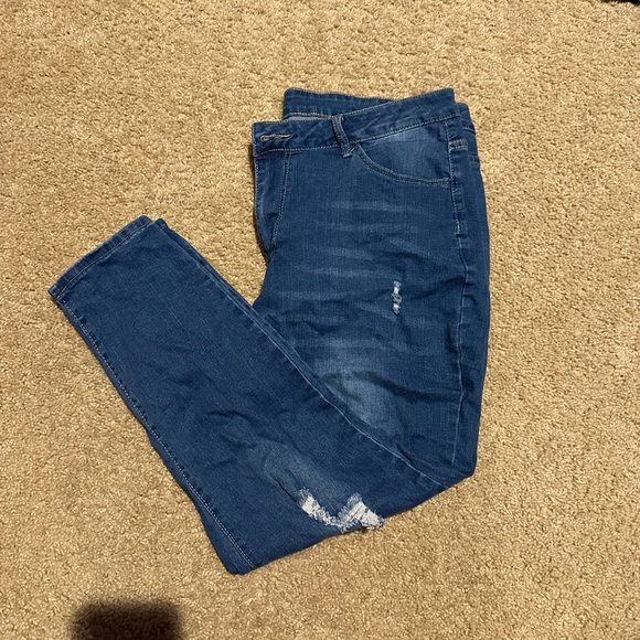 SHEIN skinny jeans - Picture 2 of 3